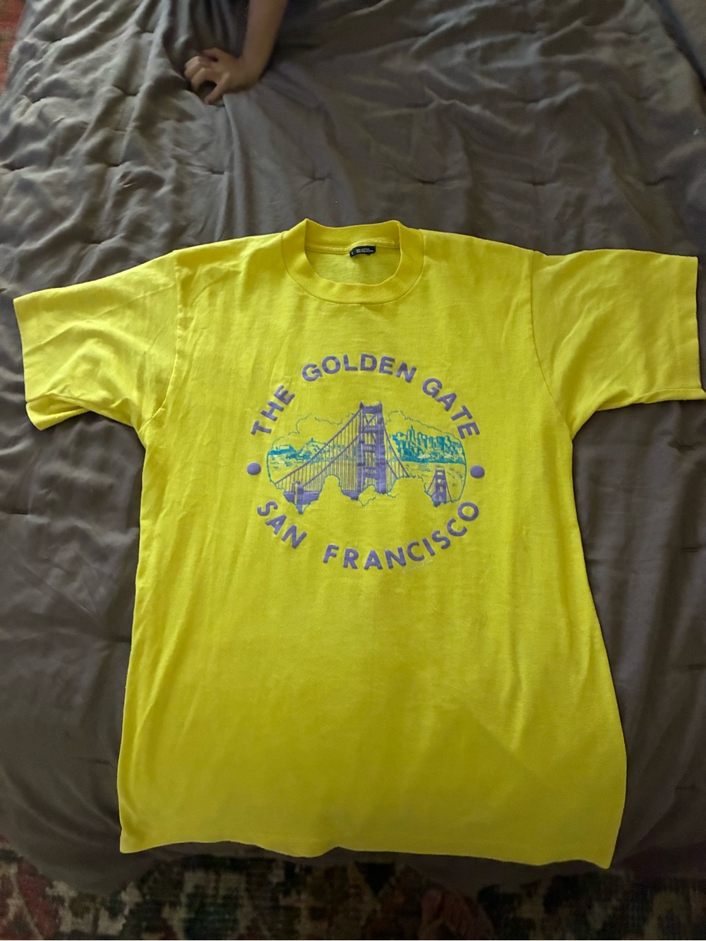 Vintage yellow San Francisco Golden Gate t-shirt sz L